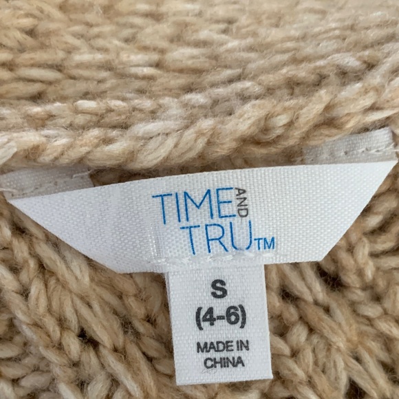 Time and Tru Beige Cable Knit Cardigan. - Picture 4 of 6